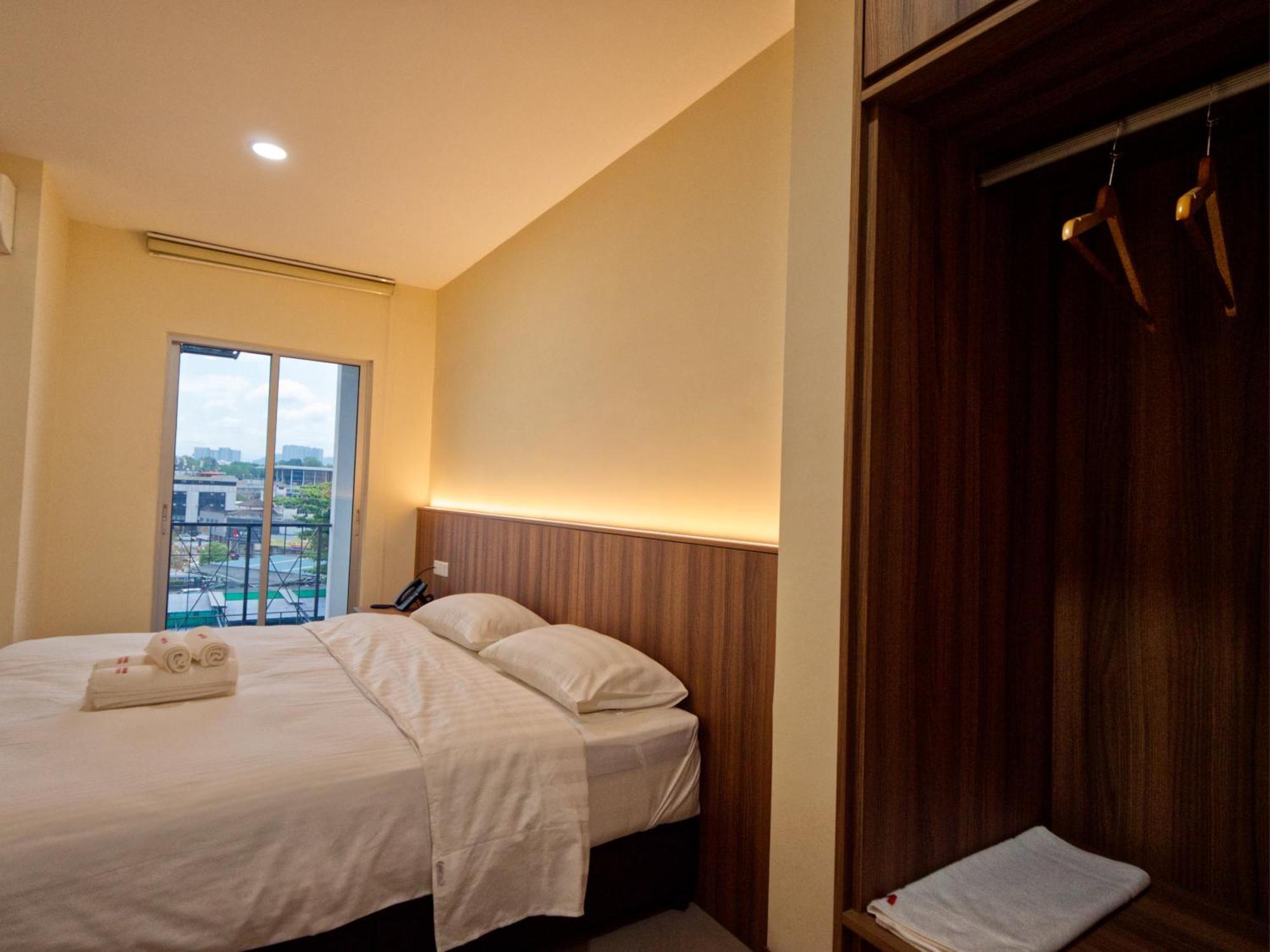 Weiss Hotels Kepong Baru Kampong Jawa Tengah Room photo